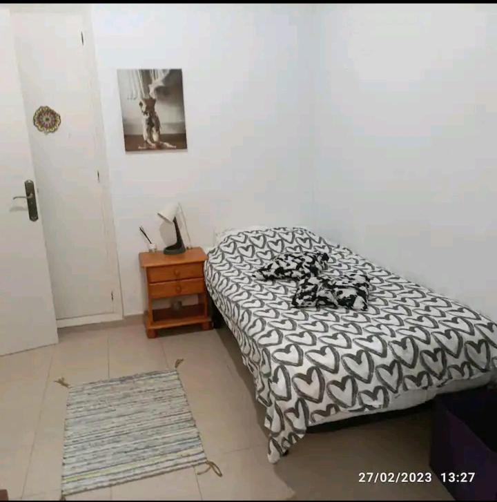 Camera Privata Singola In Appartamento, Bagno In Comune, Aria Condizionata Caldo Freddo, Wifi, Tv Guest house Llucmajor (Mallorca)