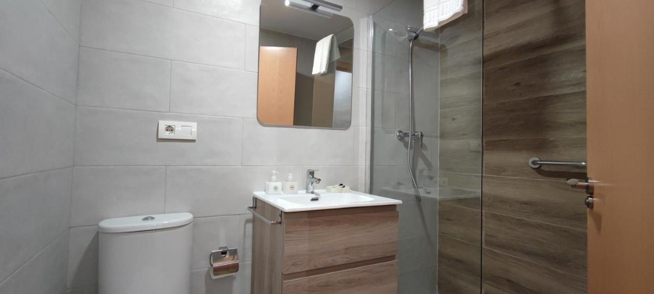 Apartment Esguil, Con Piscina, A 3 Km De La Playa Vut-2995-as