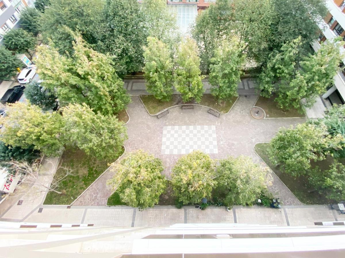 Miramar Luxurious Flat, 3 Double Rooms, Free Parking, Terrace, Completely New San Sebastián