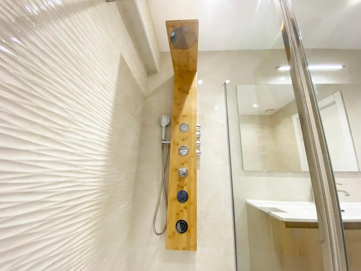 Miramar Luxurious Flat, 3 Double Rooms, Free Parking, Terrace, Completely New Apartamento