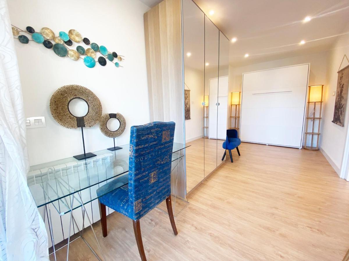 Apartamento Miramar Luxurious Flat, 3 Double Rooms, Free Parking, Terrace, Completely New *