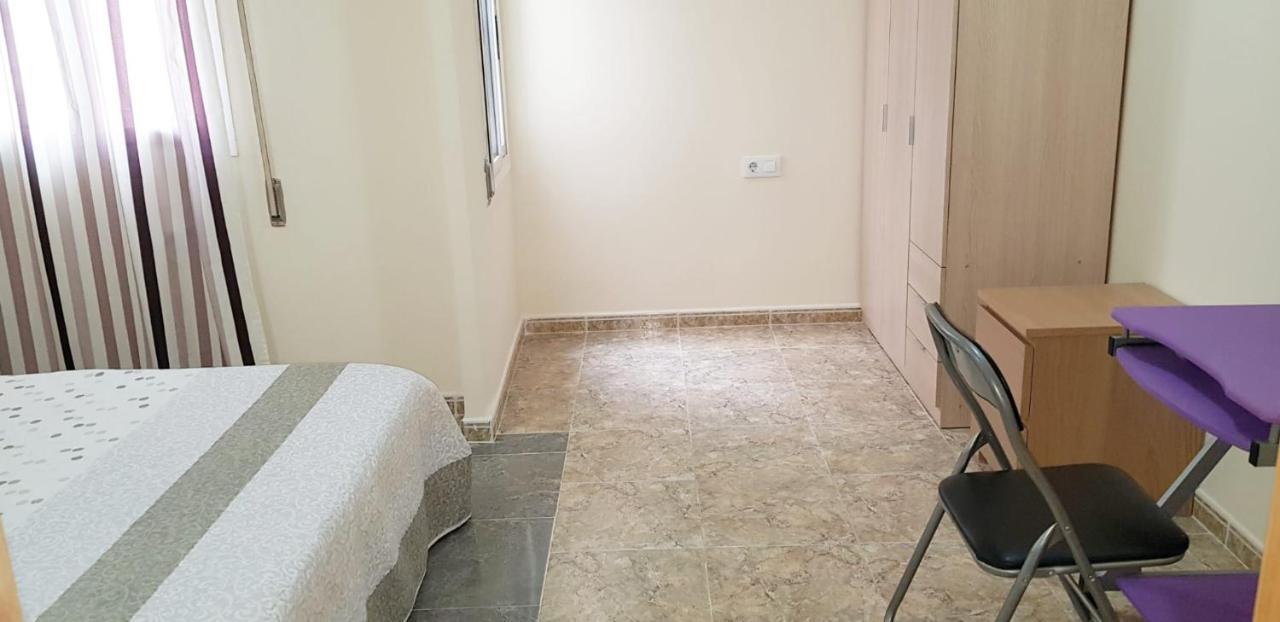 Habitación en casa particular Privada Cerca De Valencia En Vivienda Compartida