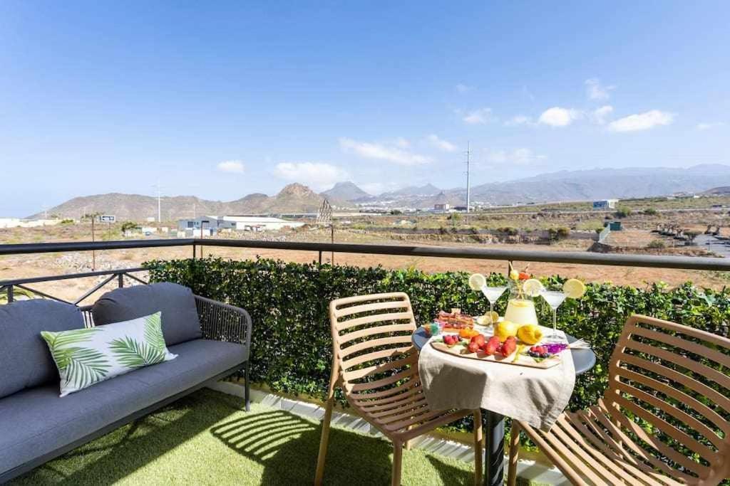 Sunnyland Arona Apartment Cho