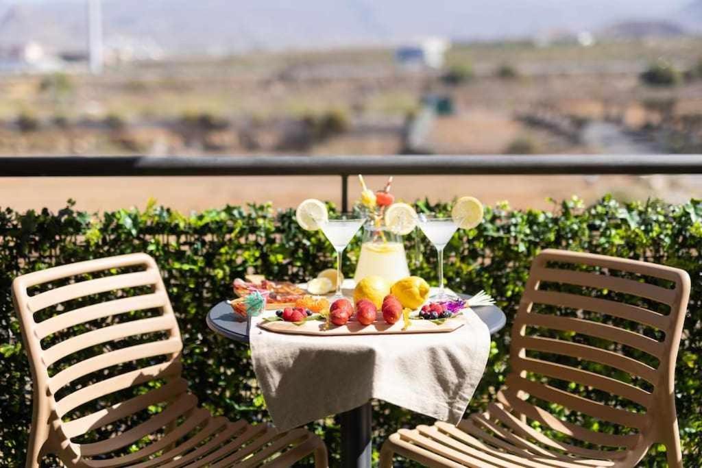Sunnyland Arona Apartment