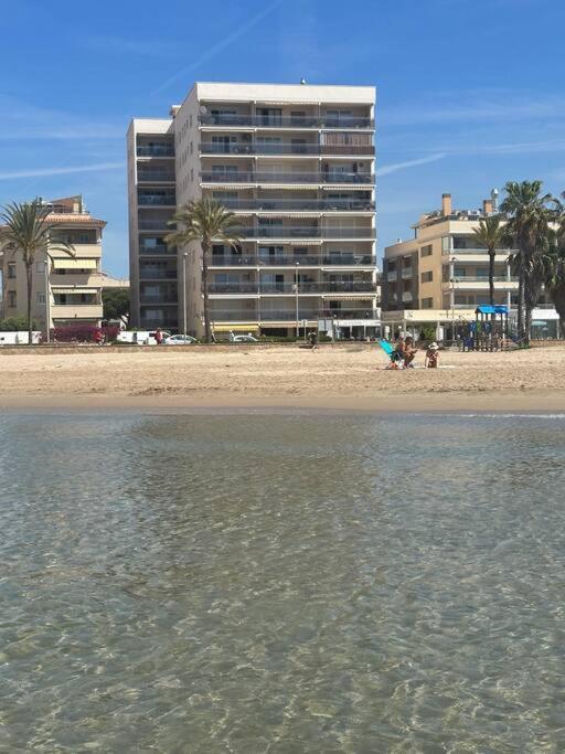 Apartment Cunit, Front Line With Sea View *