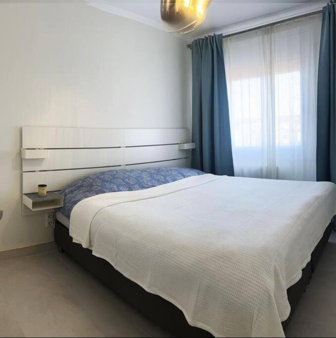 Cunit, Front Line With Sea View Apartment