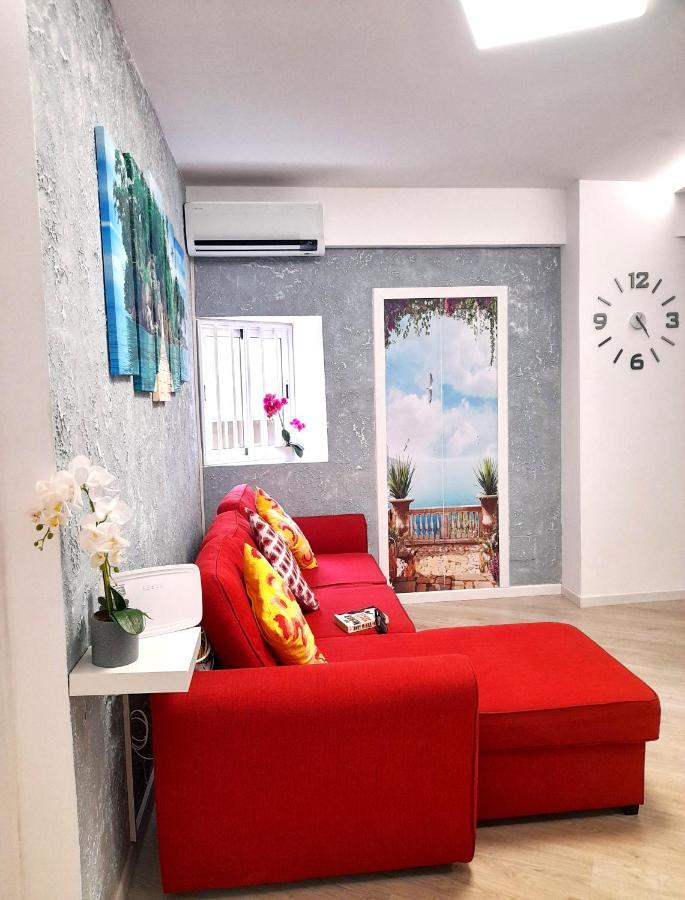 Fantastic 2 Bedrooms, Just 20 Meters From Ocean Apartamento Playa de las Américas