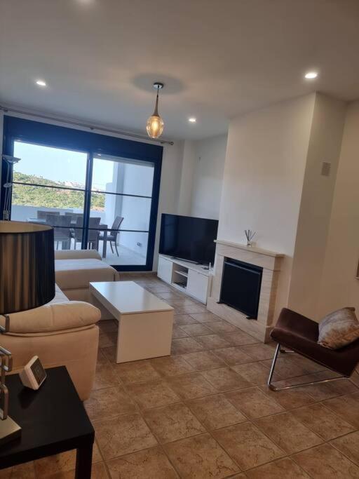 Apartment Sea Views Near Beach/golfcourse With Exterior Hot Tub Alcaidesa