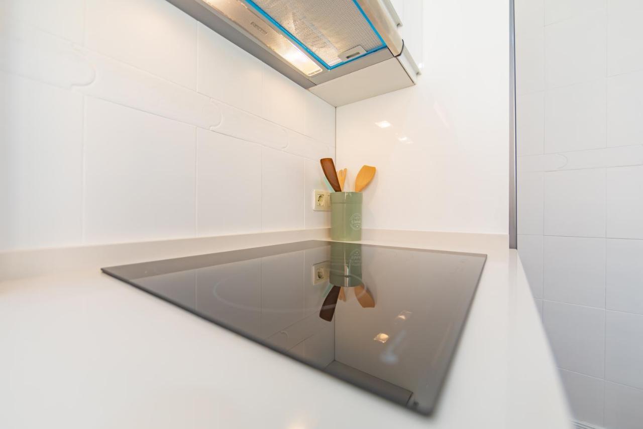 Beachfront, Pool, Terrace & Wifi - *simplytarifa* Apartamento