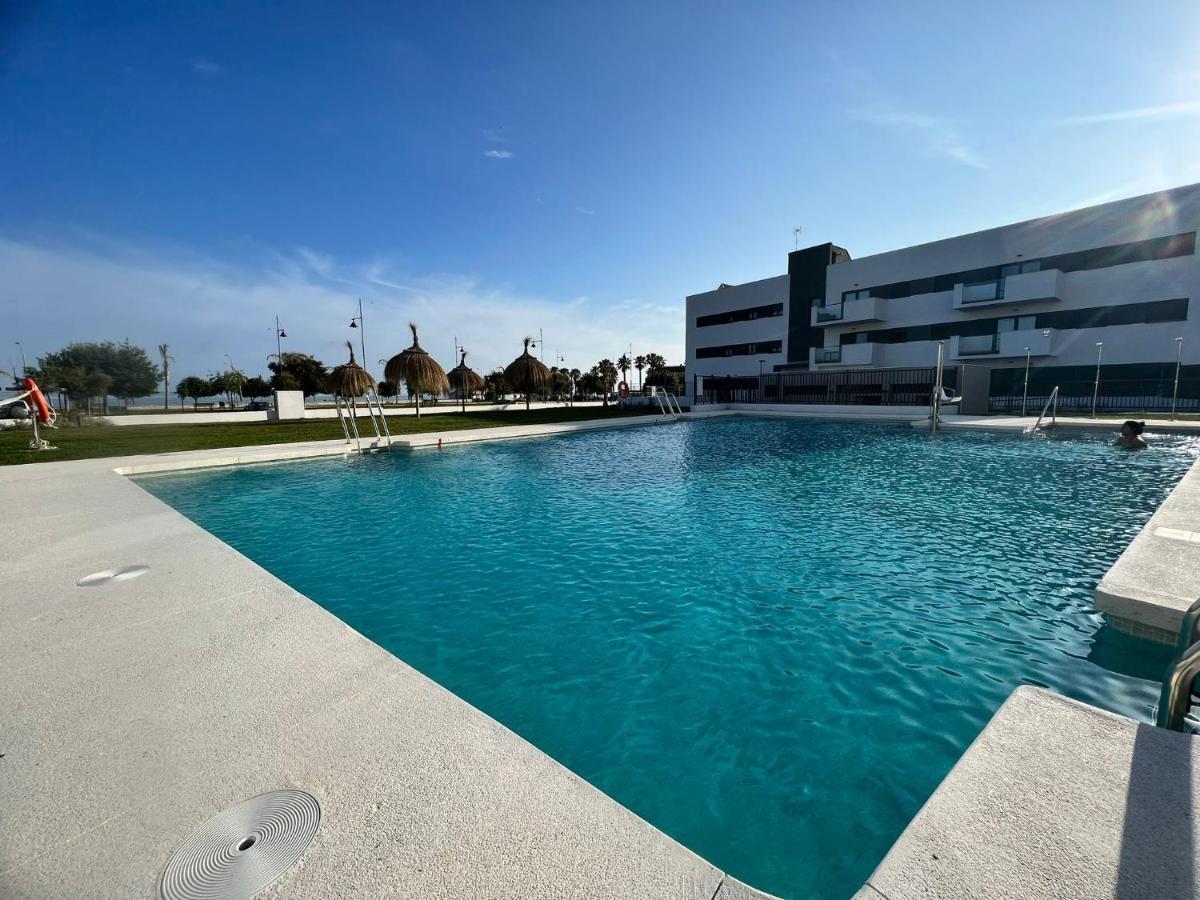 Apartment Valle-niza: Beachfront Retreat In Velez-malaga