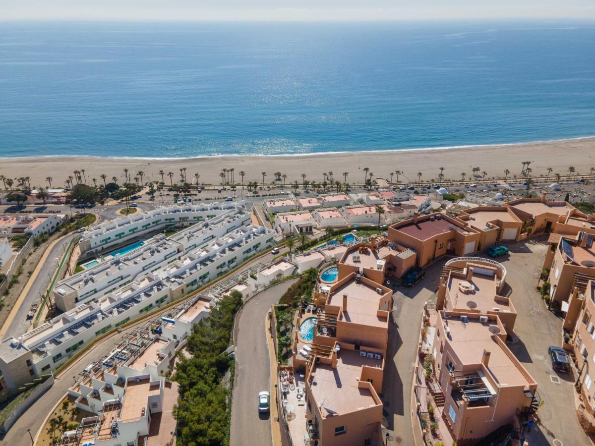 Con Vistas Al Mar Y Piscina Сasa de vacaciones