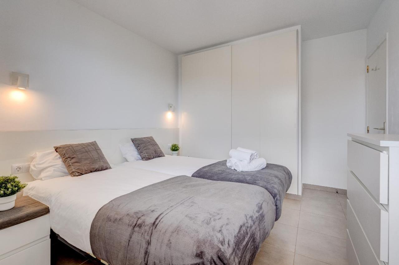 Frontline Ocean View Cristianos Apartment *