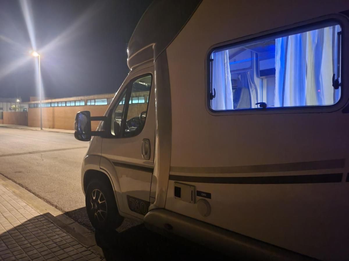 Autocaravana 6 Plazas Posibilidad De Moverse O Montcada