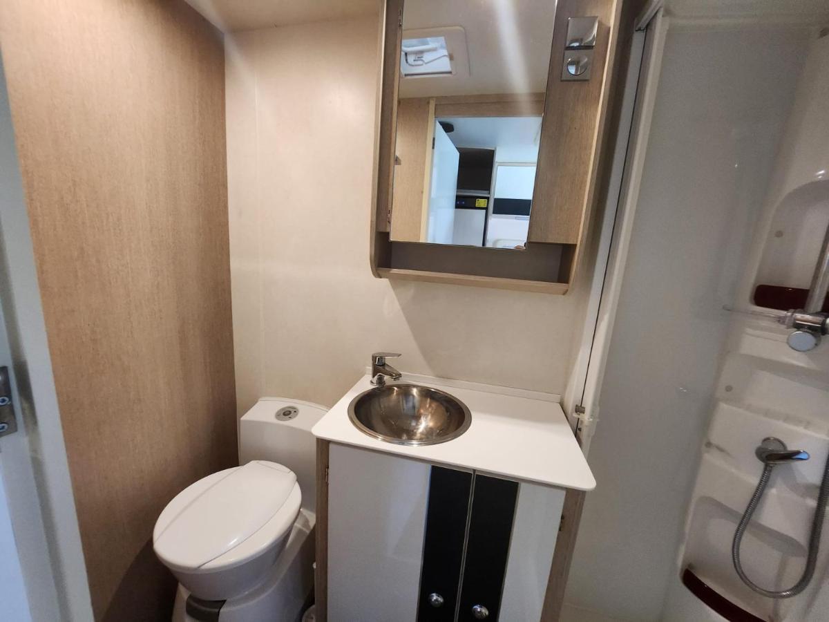 Autocaravana 6 Plazas Posibilidad De Moverse O Camping *