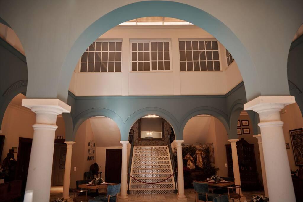 Villa Tela & Vino *