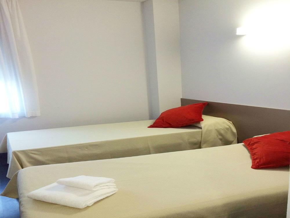 Apartment Residencia Universitaria Resa Roberto De Nobili Sant Cugat del Valles