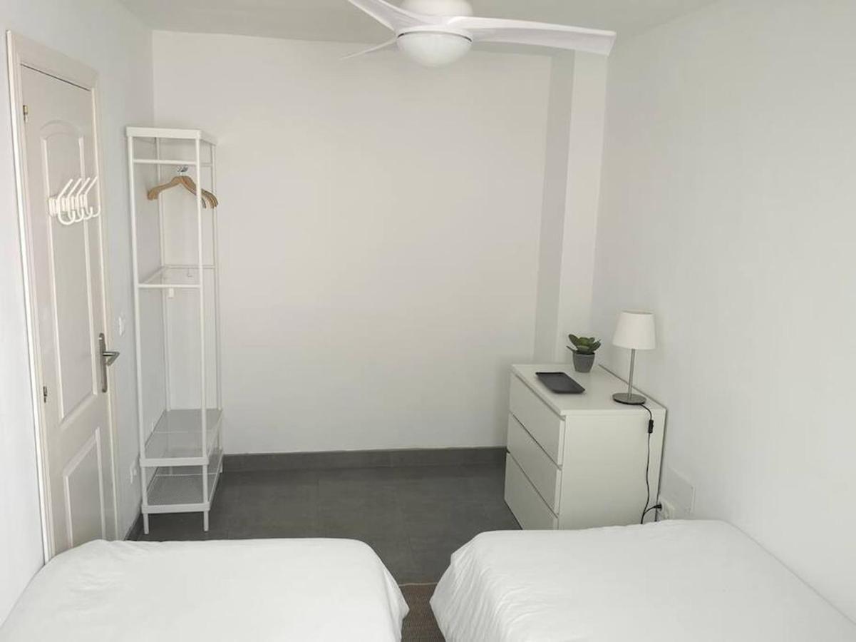Bajo Con Terraza En Primera Línea De Playa Apartamento