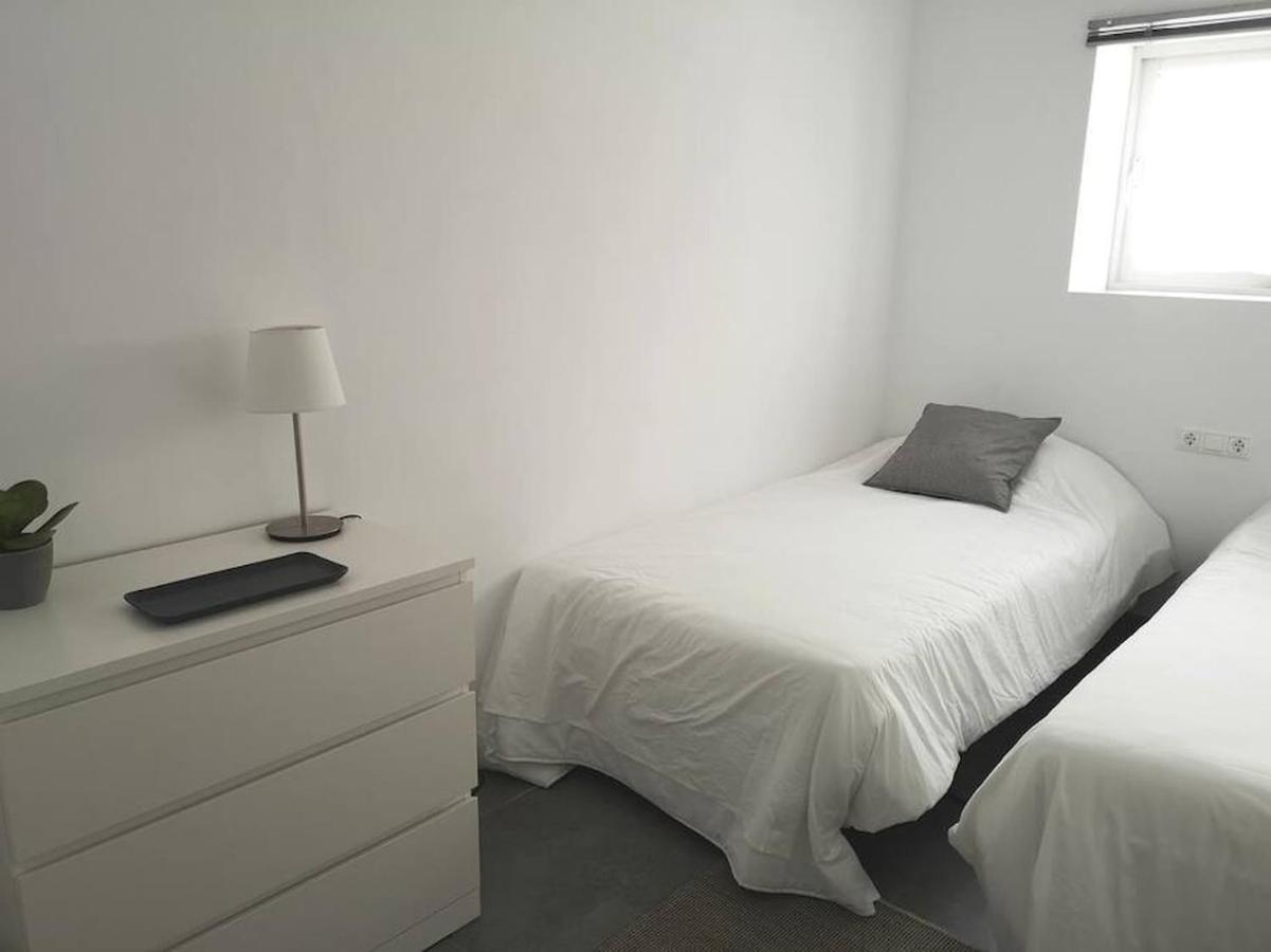 Apartamento Bajo Con Terraza En Primera Línea De Playa Marbella