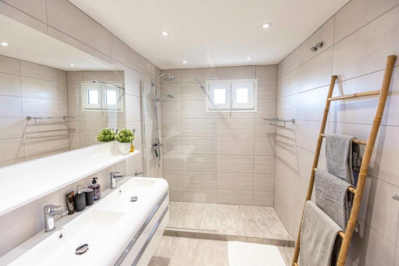Frontline Penthouse In Mi Capricho