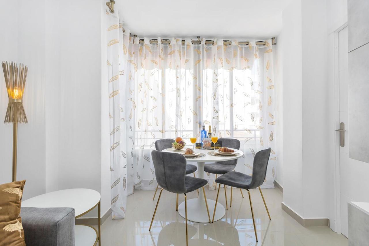 Reel Apartments- Walk To The And Centre Apartamento
