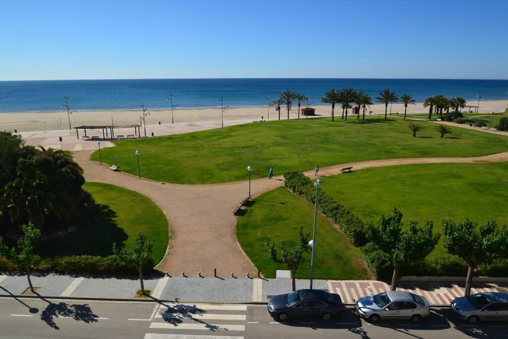 Piso Delante De La Playa Con 2 Apartamento