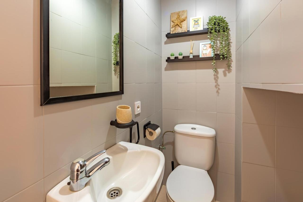 Beachfront, Pool, Terrace & Wifi - *simplytarifa* Apartamento