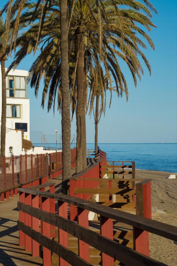 Apartment 1 Line Beachfront With Stunning Sea View