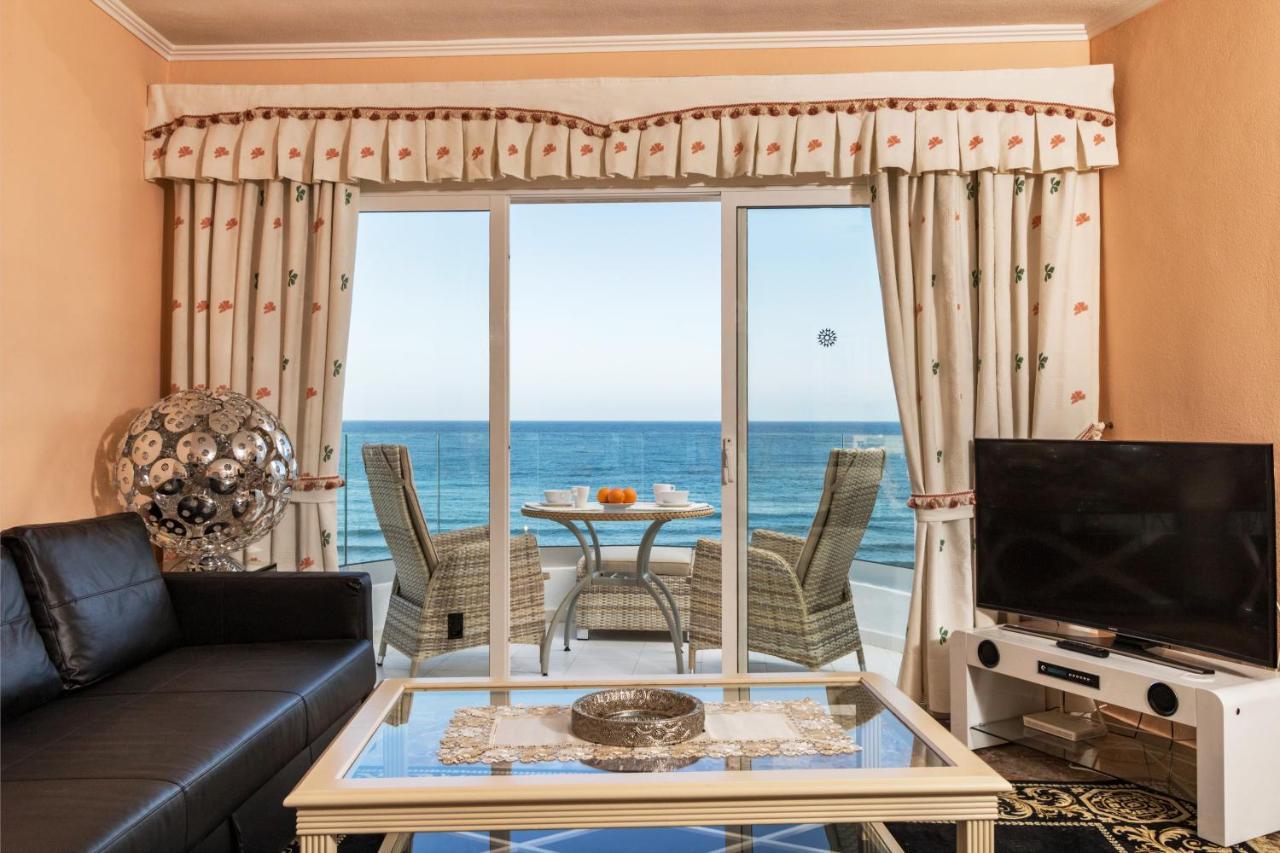 1 Line Beachfront With Stunning Sea View * Sitio de Calahonda