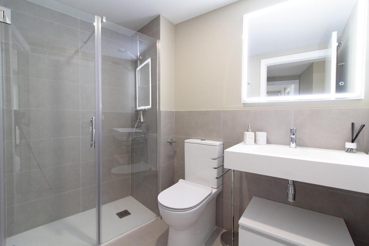 Global Properties, Moderno Con 2 Terrazas Y 3 Apartamento *