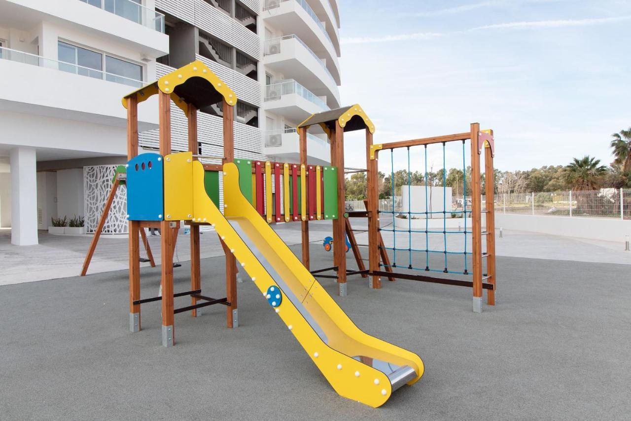 Global Properties, Moderno Con 2 Terrazas Y 3 Apartamento *