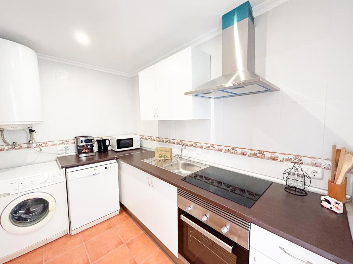 Apartamento On The 1st Line Of The Sabinillas With Sea Views