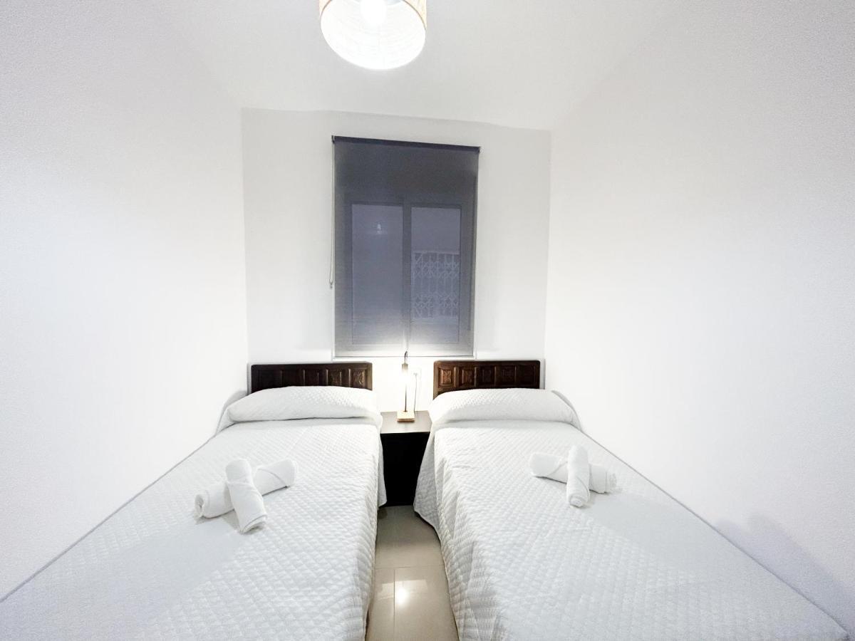 On The 1st Line Of The Sabinillas With Sea Views Apartamento