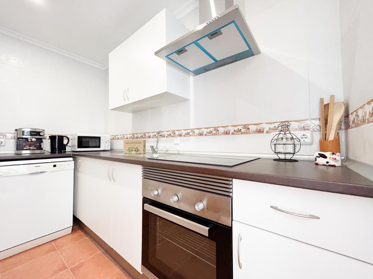 On The 1st Line Of The Sabinillas With Sea Views Apartamento *