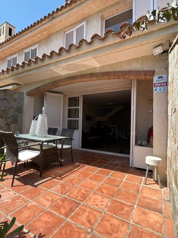 Сasa de vacaciones Adosado Con Piscina 4 Habitaciones, 8 Huespedes