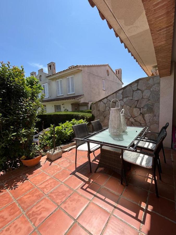 Adosado Con Piscina 4 Habitaciones, 8 Huespedes *