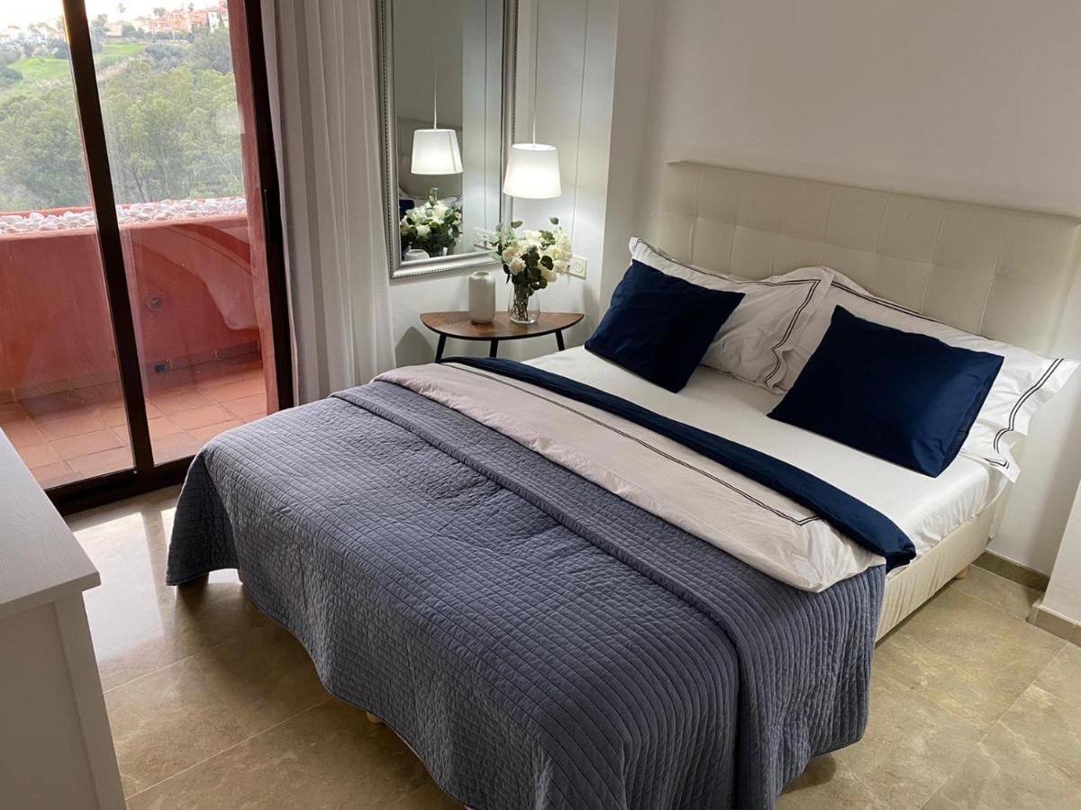 15 First Line Penthouse With Wonderful Seaview Near Duquesa Golf Andalucia Apartamento Manilva