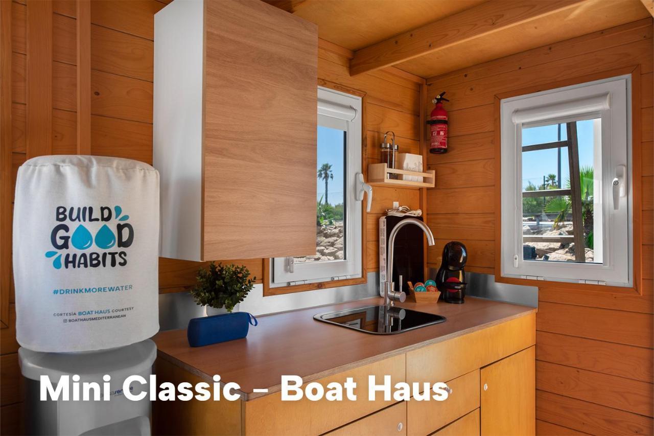 Boat Haus - Mediterranean Experience Hotel en barco La Línea de la Concepción