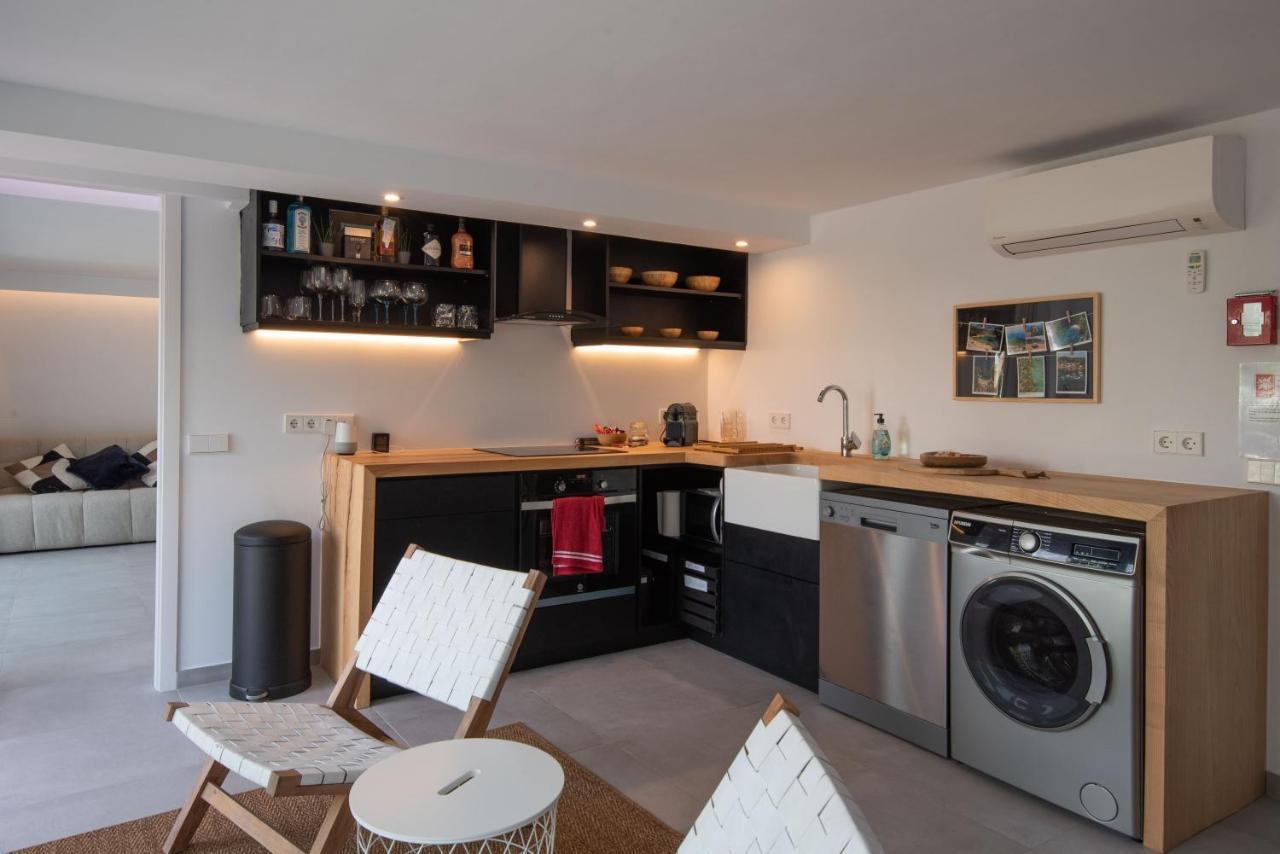 Apartment Romantic Modern Private Swimming Pool 5 Min Walk From Centre