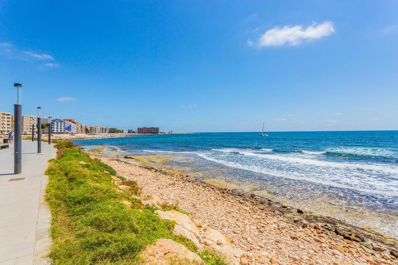 Reel Apartments- Walk To The And Centre Torrevieja