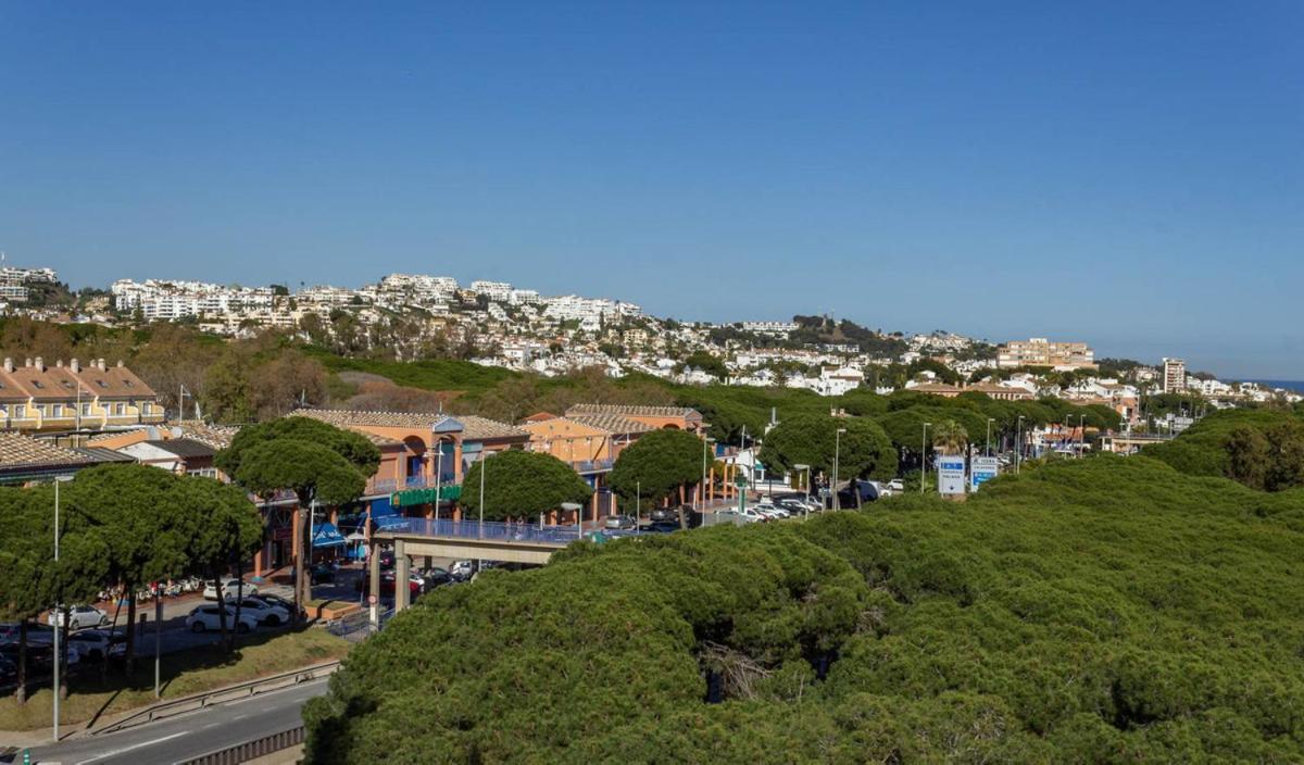 Malaga, Andalucia, Marbella - Mijas Costa, Primera Linea De Playa Apartamento