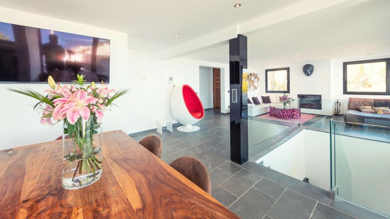 Villa View *