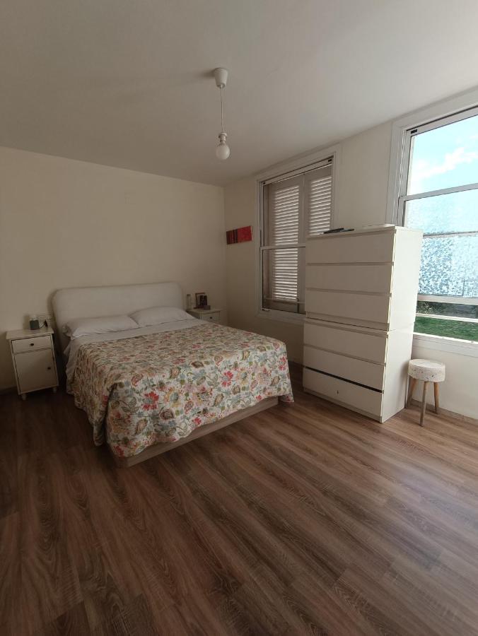 Сasa de vacaciones Adosado Con Piscina 4 Habitaciones, 8 Huespedes Cambrils