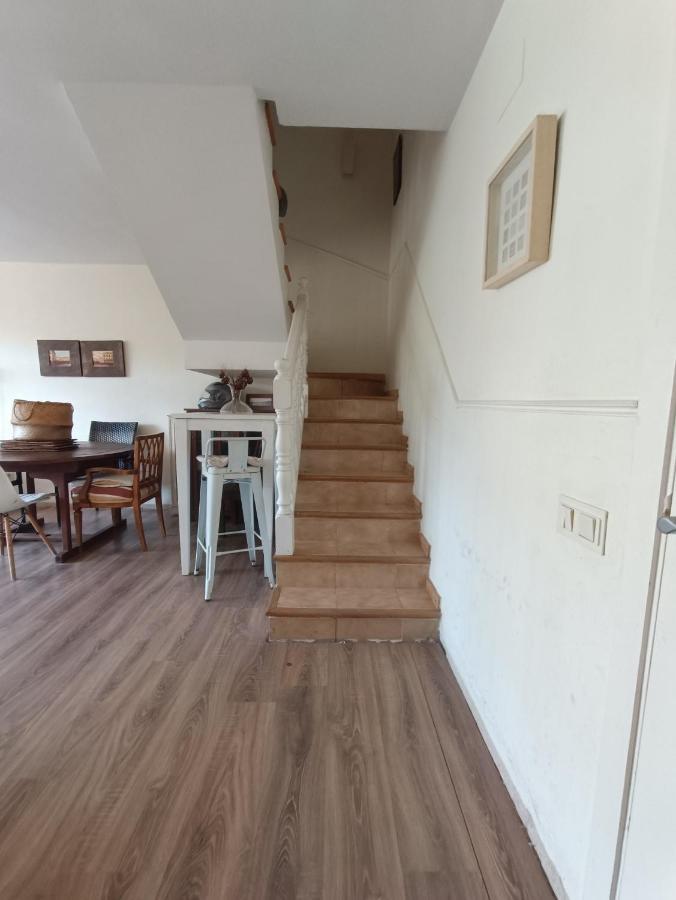 Adosado Con Piscina 4 Habitaciones, 8 Huespedes Сasa de vacaciones *