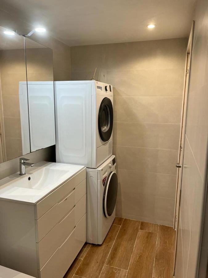 Adosado Con Piscina 4 Habitaciones, 8 Huespedes Сasa de vacaciones
