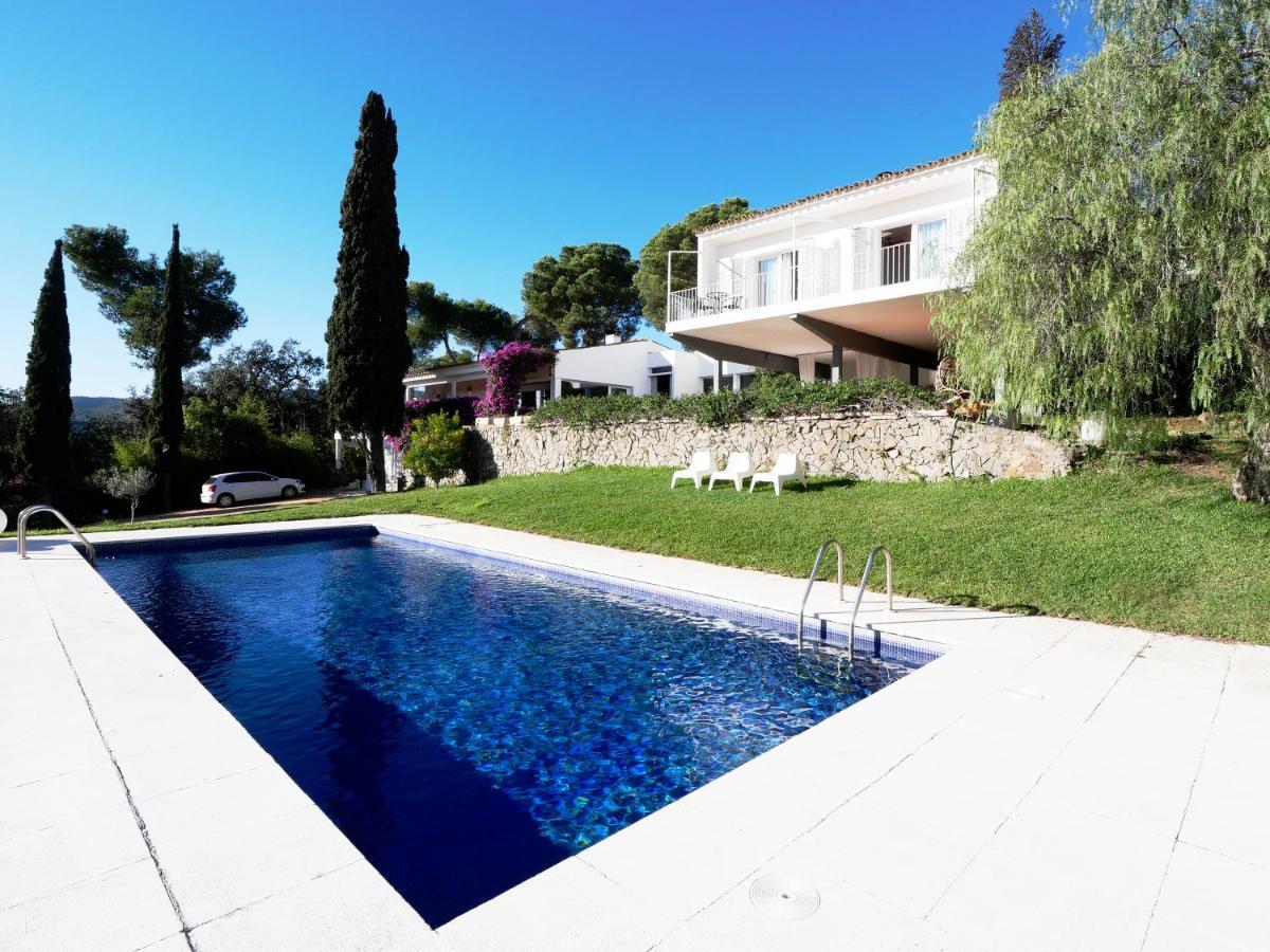 Cala Castell Suites Guest house