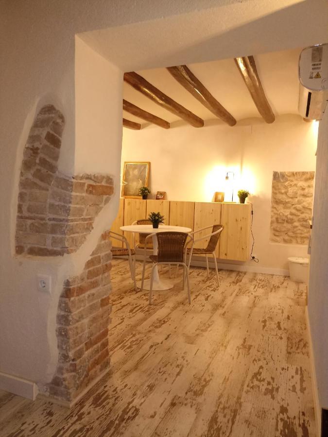 Apartment Petra -old With Terrace And Barbecue-