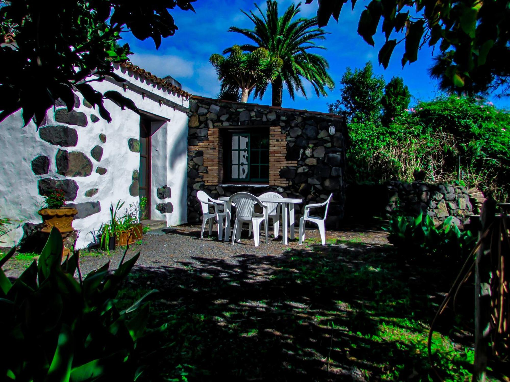 La Bodega Casa Rural Con Piscina Y Jardines Country house