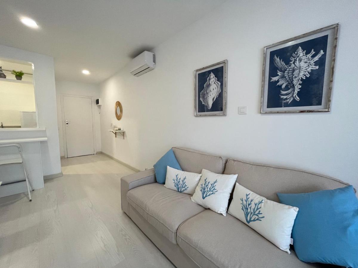 En Apartment *