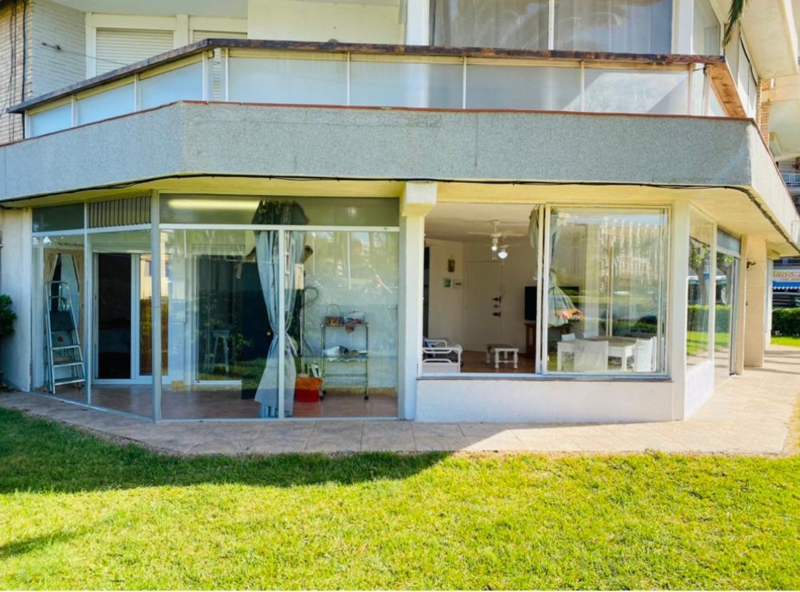 Piso Delante De La Playa Con 2 Apartamento La Pineda