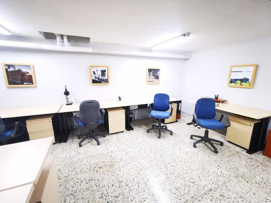 Amplia Casa 5 En Santa Cruz Con Zona Trabajar Сasa de vacaciones *